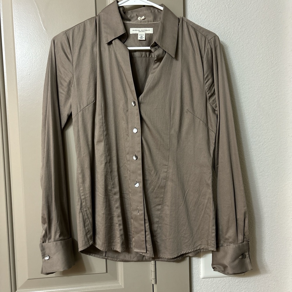 Banana Republic Tailored button down shirt